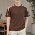 Áo thun đồng phục cổ tròn form regular màu nâu cà phê, vải cotton 100%, phối vai