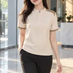 Áo polo đồng phục cổ tàu tối giản màu be kem, vải pique poly co giãn, vai phối màu