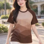 Áo teambuilding tay raglan màu nâu cà phê, vải cotton co giãn, họa tiết chuyển sắc