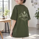 Áo nhóm cổ tròn unisex màu xanh rêu, vải thun lạnh, slogan sau lưng