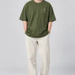 Áo lớp thun form oversize màu xanh rêu, vải cotton 100%, slogan trước ngực